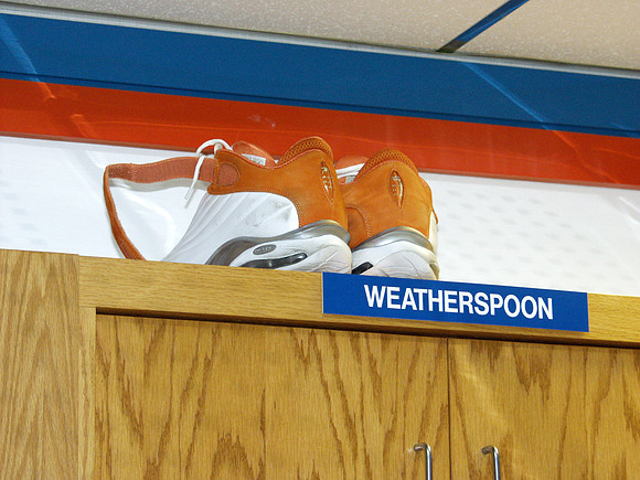 Locker room-NJ Knicks - Shoes-2