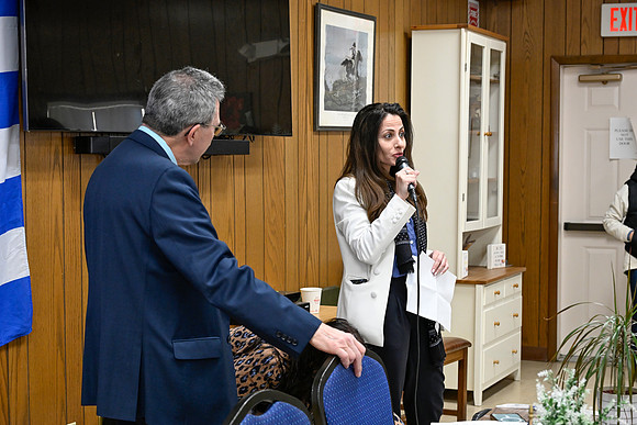 _DSC1043 - Peter Hilaris and Anna