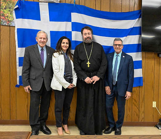 _DSC1087 - Mayor, Anna, Father Peter and Peter Hilaris