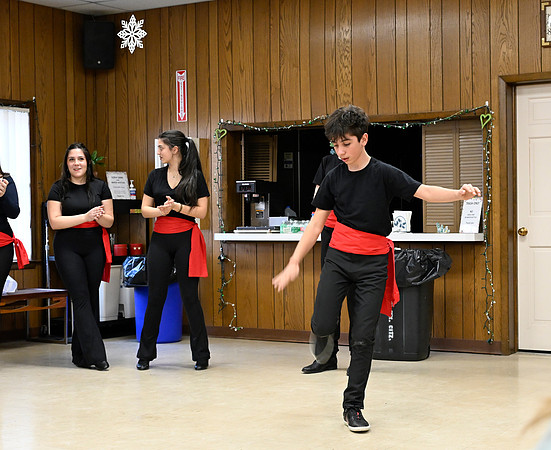 _DSC1106 - Dancers