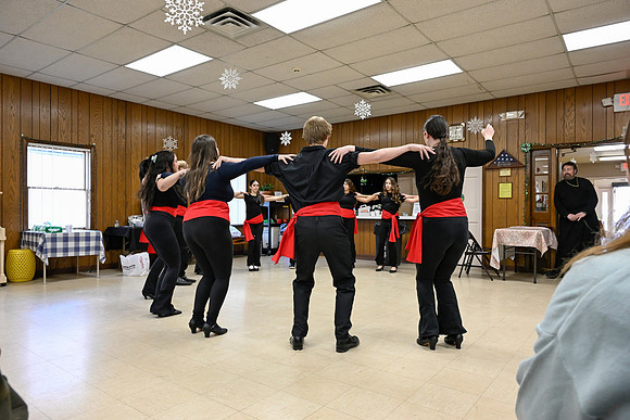 _DSC1108 - Dancers