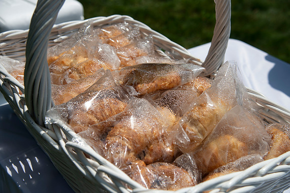 _8005683 - so HOT, even the croissants were sweating!