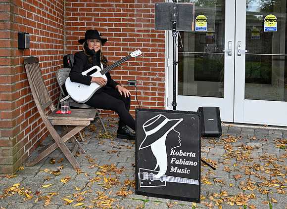 _DZ90333 - Roberta
