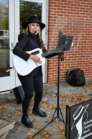 _DZ90360 - Roberta
