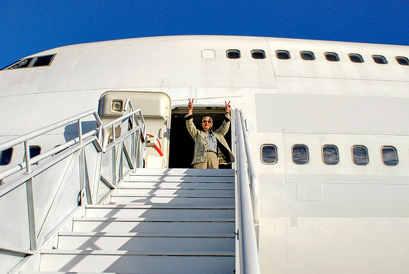 _DSC4006 (Me leaving plane)