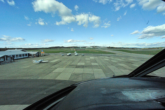 _DSC1305 (Cockpit - View from captain's front window)