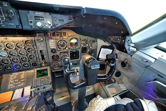 _DSC1304 (Cockpit - 1st Officer's controls)