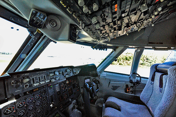_DSC1322 (Cockpit - 1st Officer's windows)