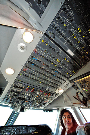 _DSC1277 (Cockpit overhead controls)