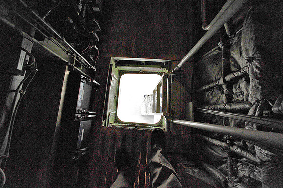 _DSC1267 (Additional outside access to Avionics)