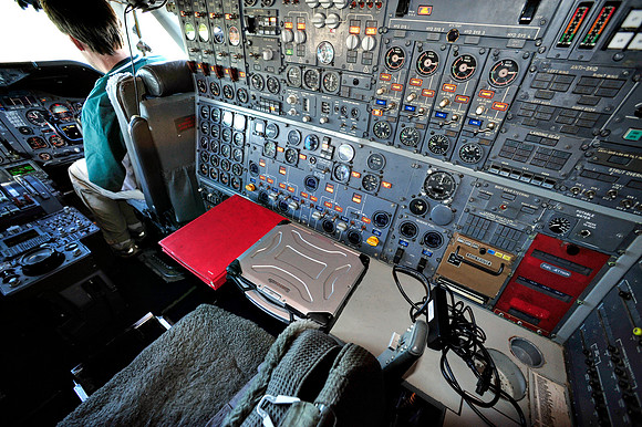 _DSC1327 (Cockpit - Panasonic Toughbook with flight data)