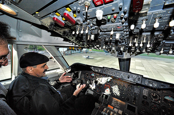_DSC1290 (Cockpit - view from captain's seat)
