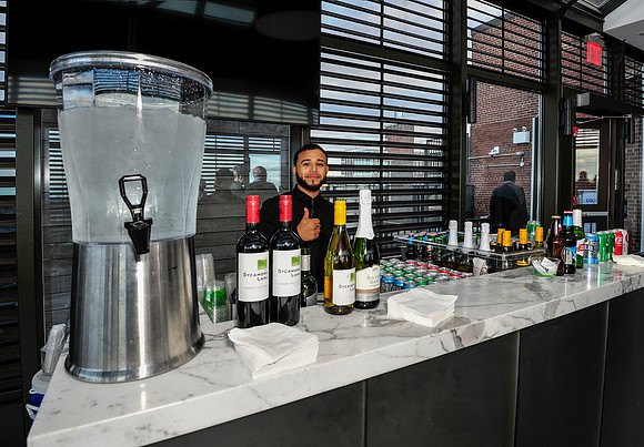 _7004712 - the BAR