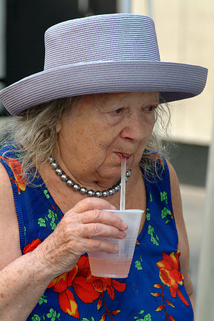 Old Woman with Hat-02