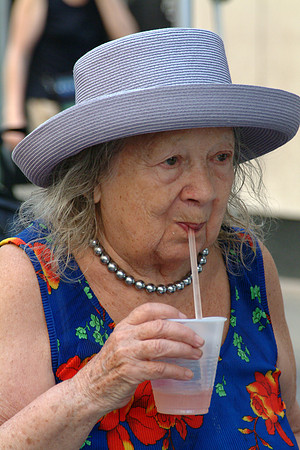 Old Woman with Hat-01